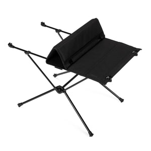 Helinox Table One Hard Top Blackout Edition deels ingeklapte zwarte campingtafel met opvouwbaar blad