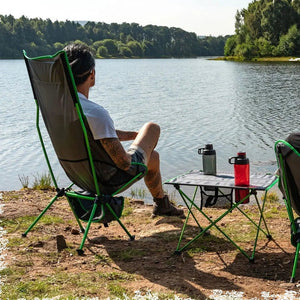 Highlander rest camping vouwstoel aan het water