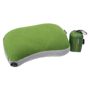Air-Core Down Travel Pillow reiskussen in de kleur fresh olive en grey, afmetingen 39x26x12 cm met dons vulling