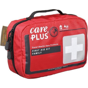 Care Plus First Aid Kit Family rode compacte EHBO-tas met rits, handvat en wit kruis logo