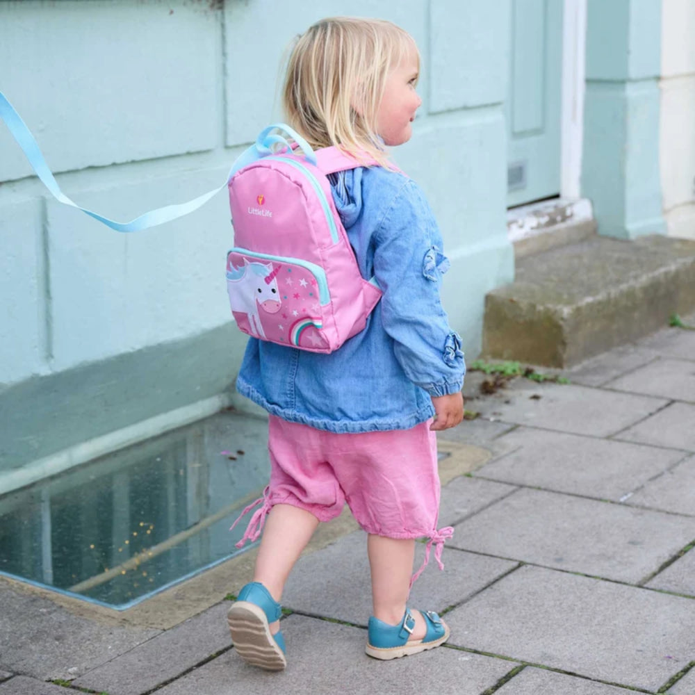 Friendly Faces Toddler Backpack Unicorn kinderrugzak in roze met speels eenhoorndesign, comfortabele schouderbanden en ritssluiting 3