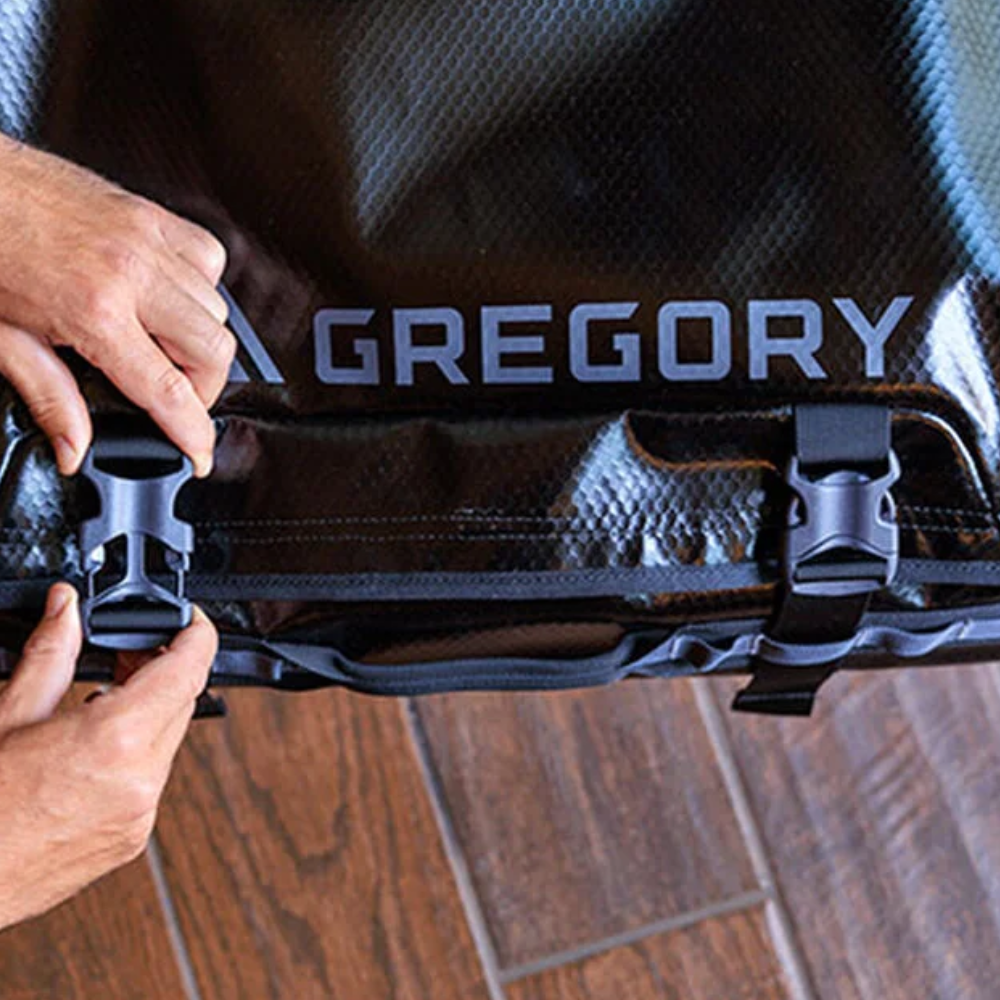 Gregory Alpaca Wheeled Duffel 100 Sluiting