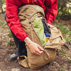 Gregory Zulu 40 wandelrugzak in Desert Tan van gerecycled 400D polyester met een inhoud van 40 liter