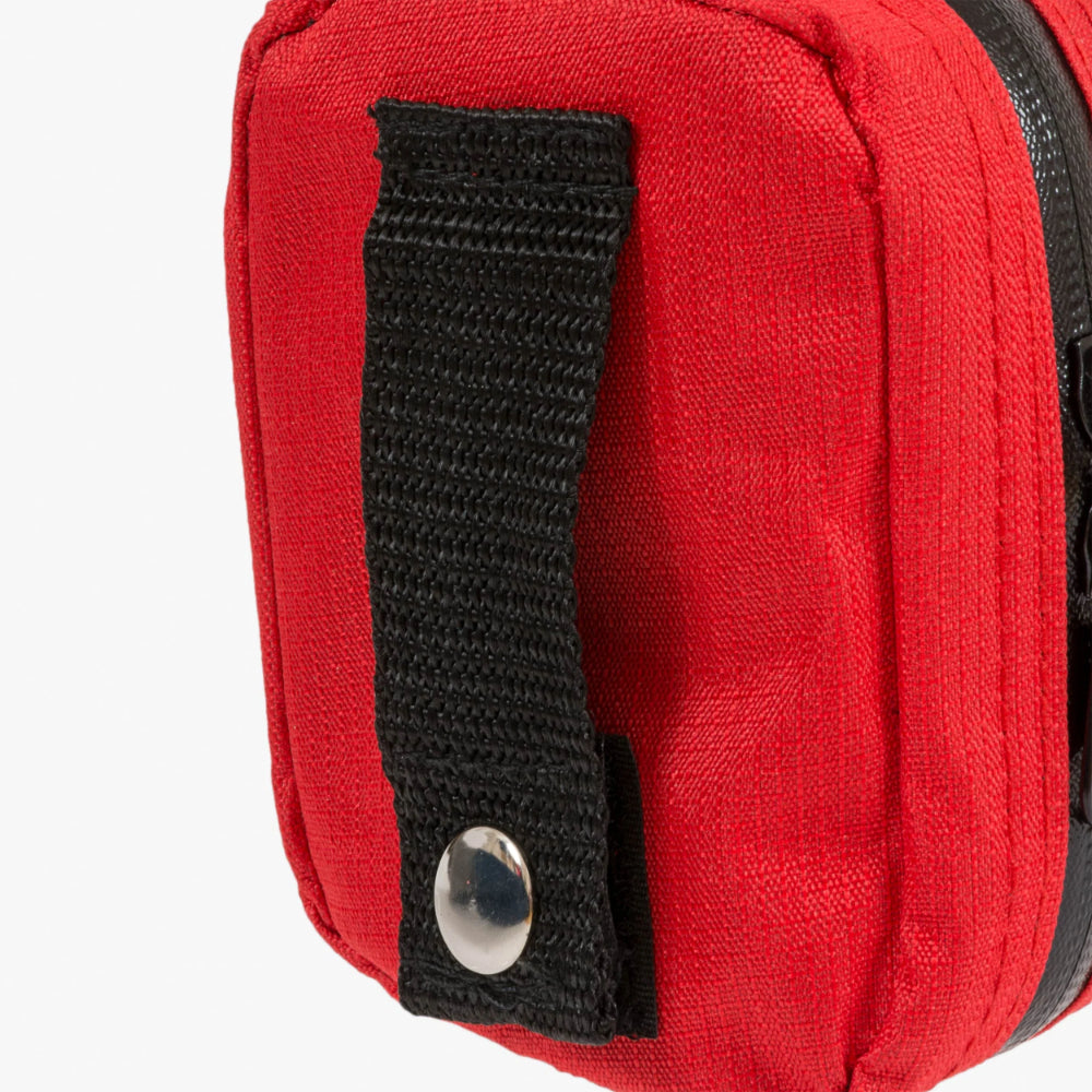 Highlander First Aid Mini Pack compacte outdoor EHBO-set in een rood etui met rits en medische basisbenodigdheden3