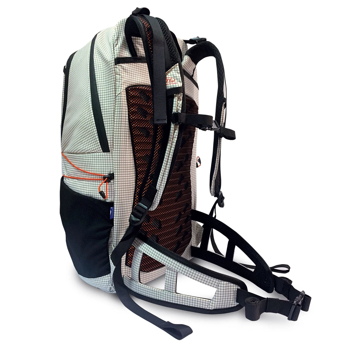 KYNETIK backpack witte rugzak met een inhoud van 25 liter, voorzien van ritsvakken en verstelbare schouderbanden3