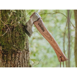 Njord Huldra Damast M universeelbijl in hangpack met palissander houten steel, damaststalen kop en bruin lederen etui 6