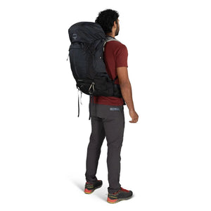 Osprey Stratos 34 Raven Black OS ademende zwarte heren wandelrugzak van 34 liter met AirSpeed rugpand