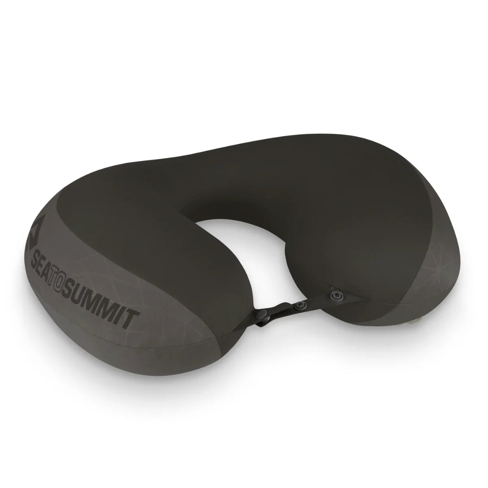 Sea to Summit Aeros Premium Travel Pillow in Jet Black, een zwart, zacht en ergonomisch opblaasbaar reiskussen zijkant