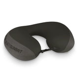 Sea to Summit Aeros Premium Travel Pillow in Jet Black, een zwart, zacht en ergonomisch opblaasbaar reiskussen zijkant