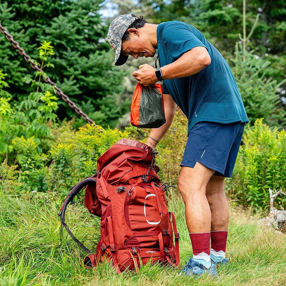 Aether 65 Deep Acorn Red S-M - Outdoor Food